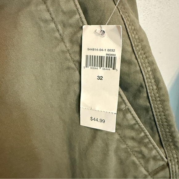 NWT Gap Green Cargo Shorts for Men Size 32 Pockets - Picture 2 of 7